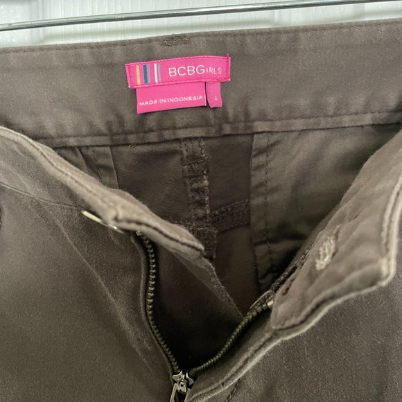 BCBGirls Taupe Capri Pants - SZ4 - NWOT - Picture 2 of 5